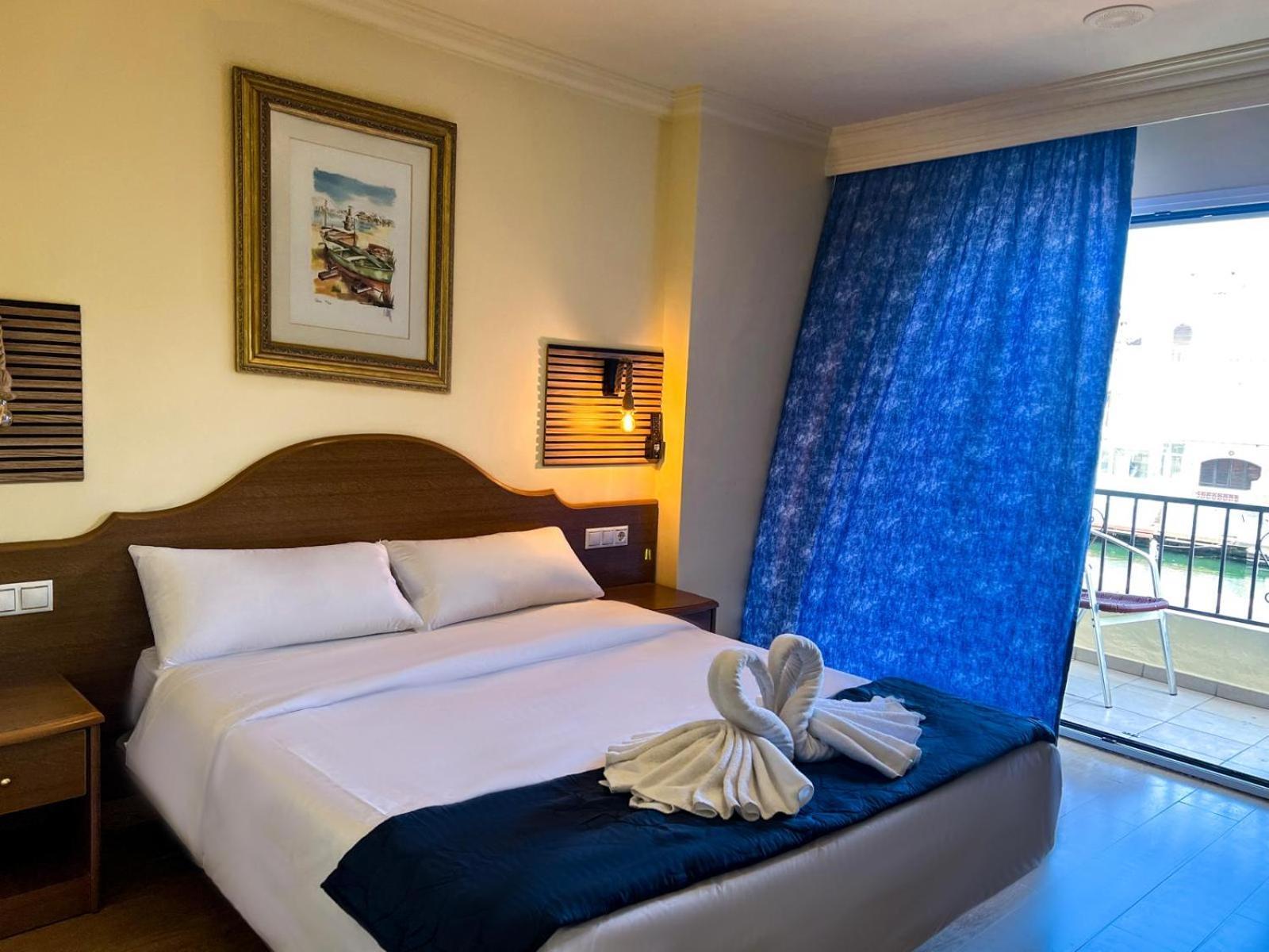 Hotel Portofino By Insidehome Empuriabrava Ngoại thất bức ảnh