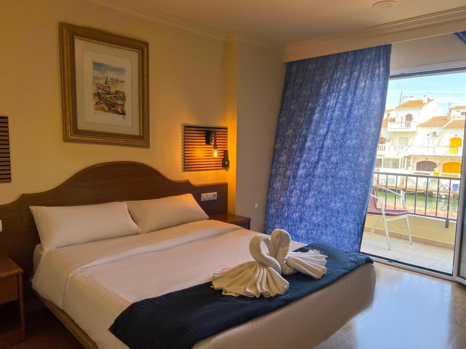 Hotel Portofino By Insidehome Empuriabrava Ngoại thất bức ảnh