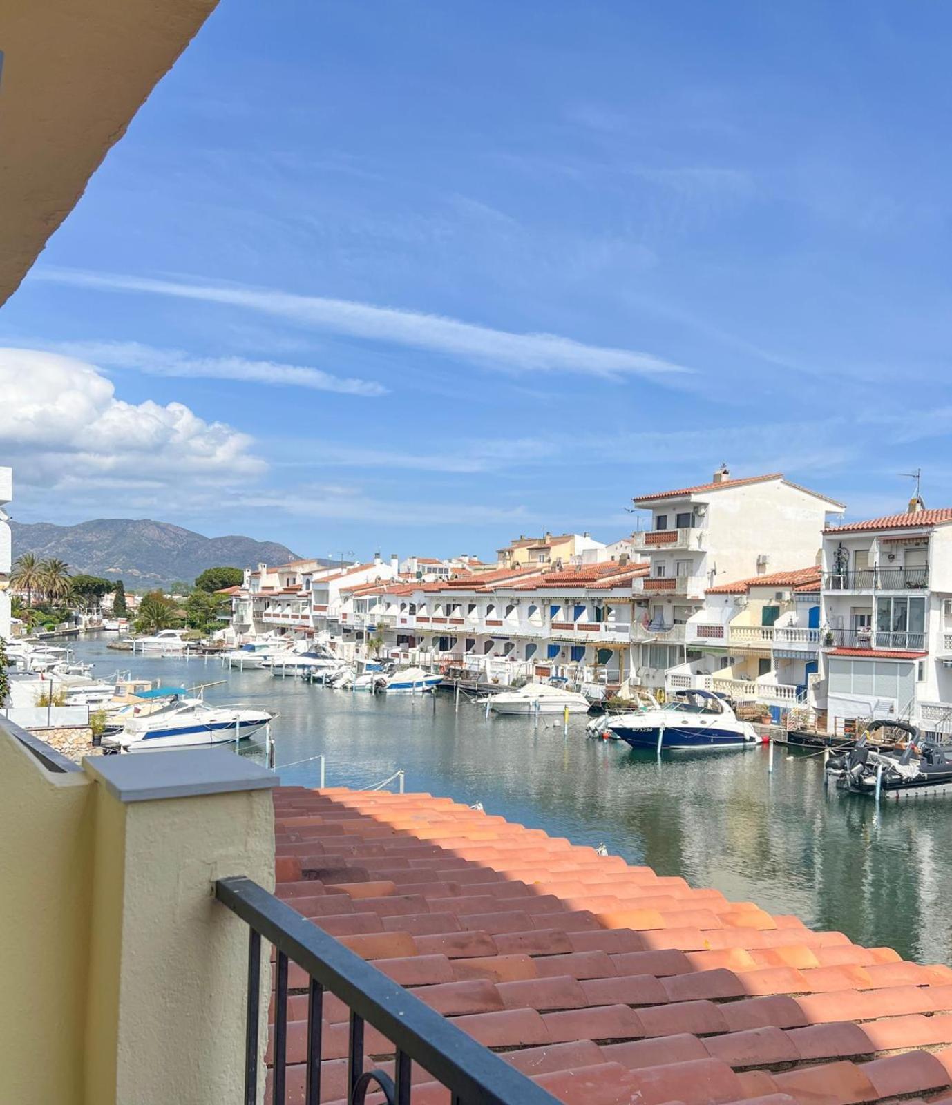 Hotel Portofino By Insidehome Empuriabrava Ngoại thất bức ảnh