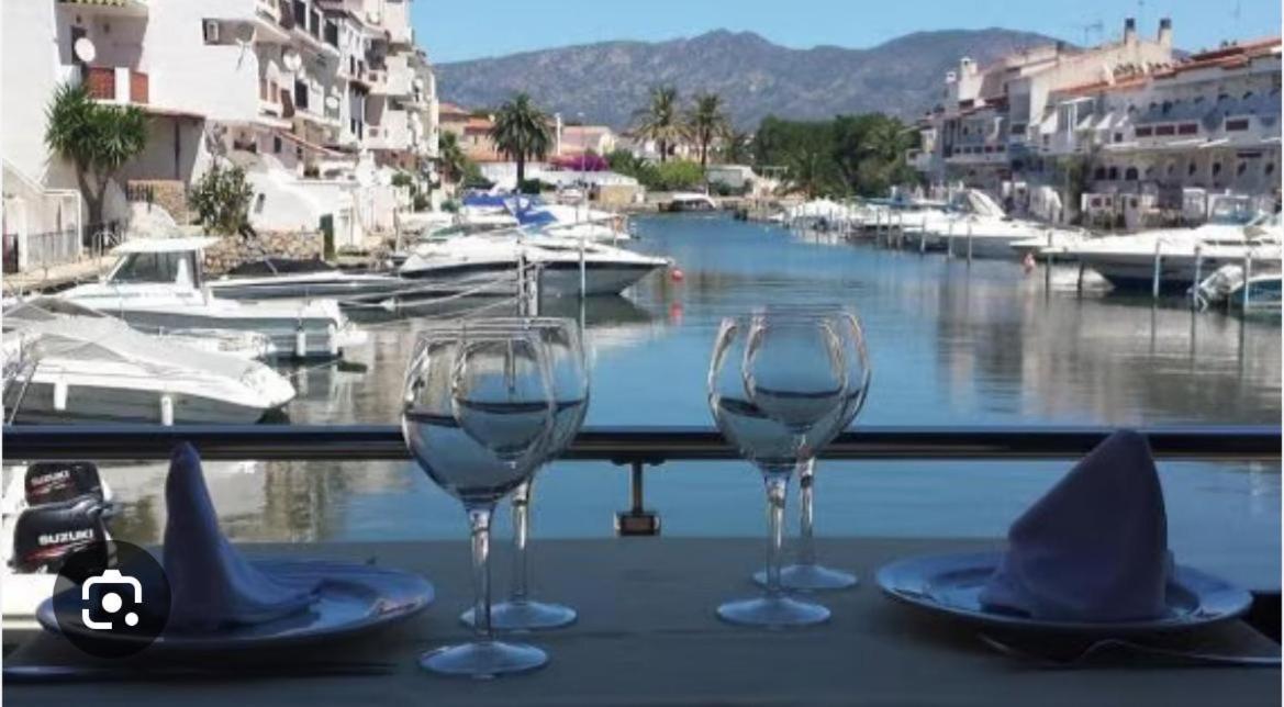 Hotel Portofino By Insidehome Empuriabrava Ngoại thất bức ảnh
