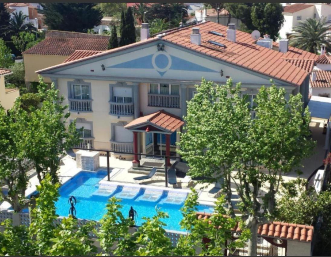Hotel Portofino By Insidehome Empuriabrava Ngoại thất bức ảnh