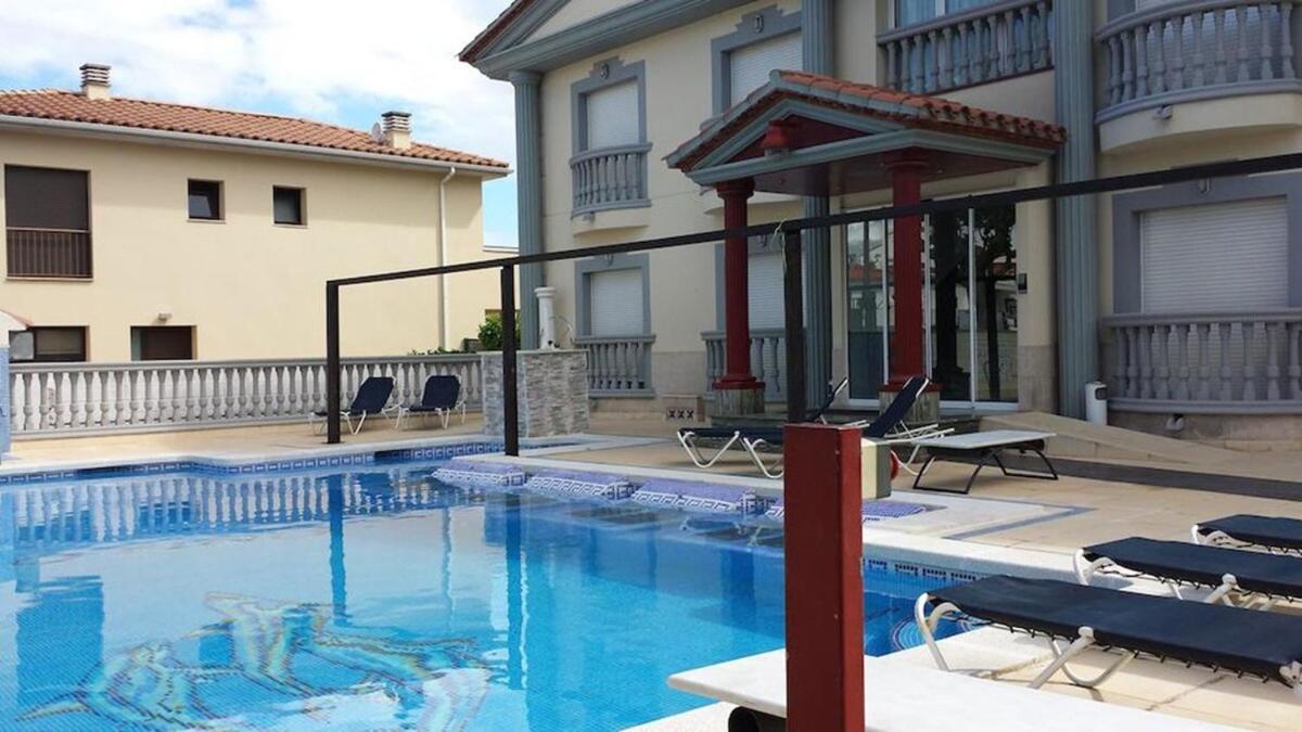 Hotel Portofino By Insidehome Empuriabrava Ngoại thất bức ảnh
